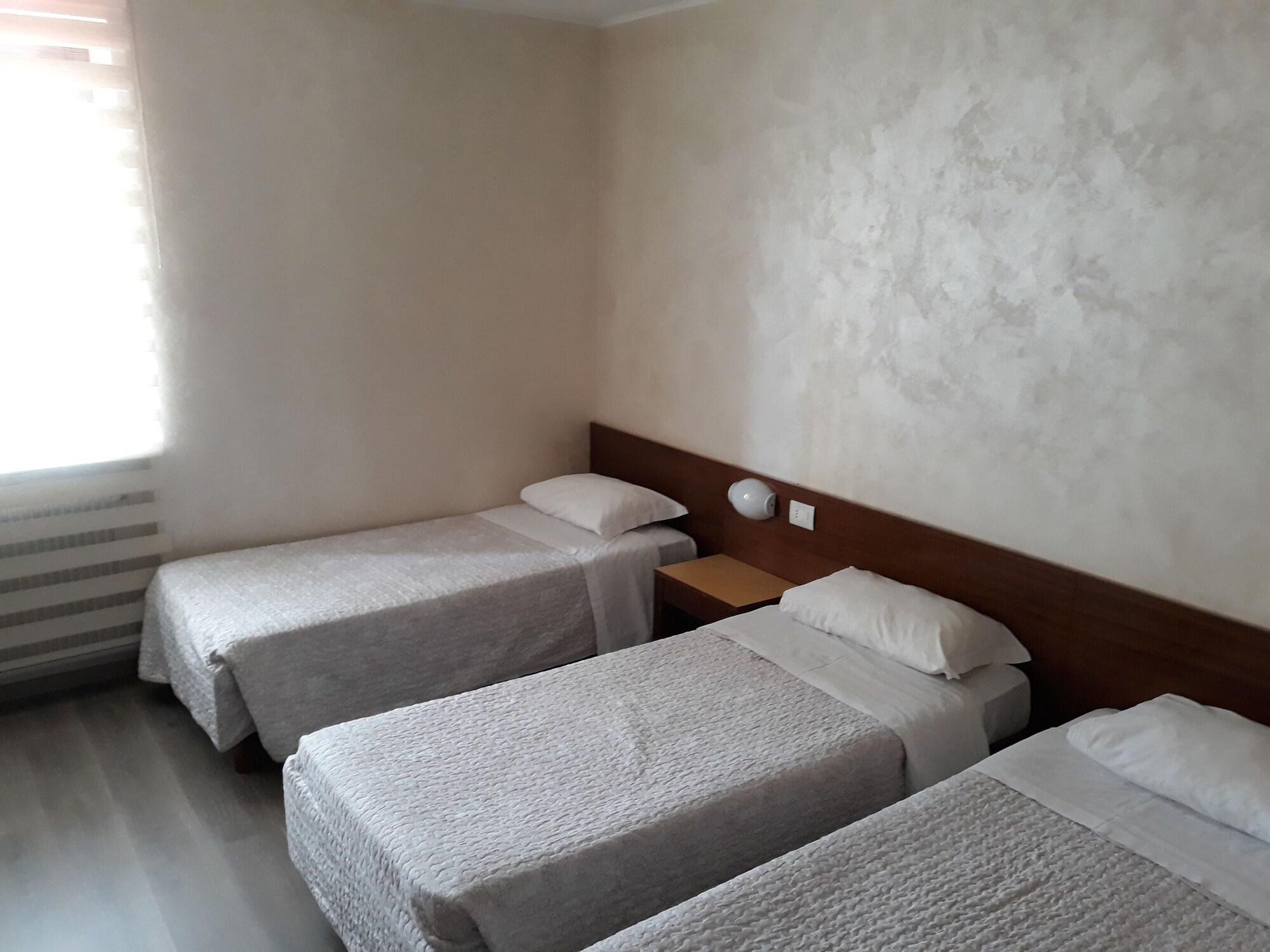 Hotel San Giorgio Удине Экстерьер фото