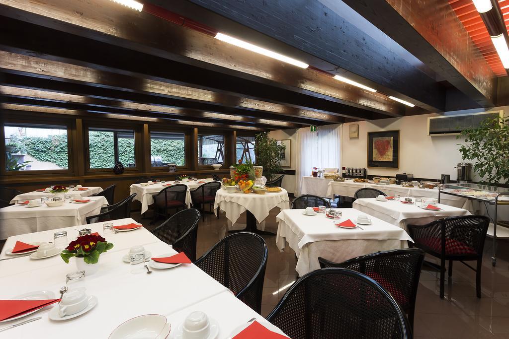 Hotel San Giorgio Удине Экстерьер фото