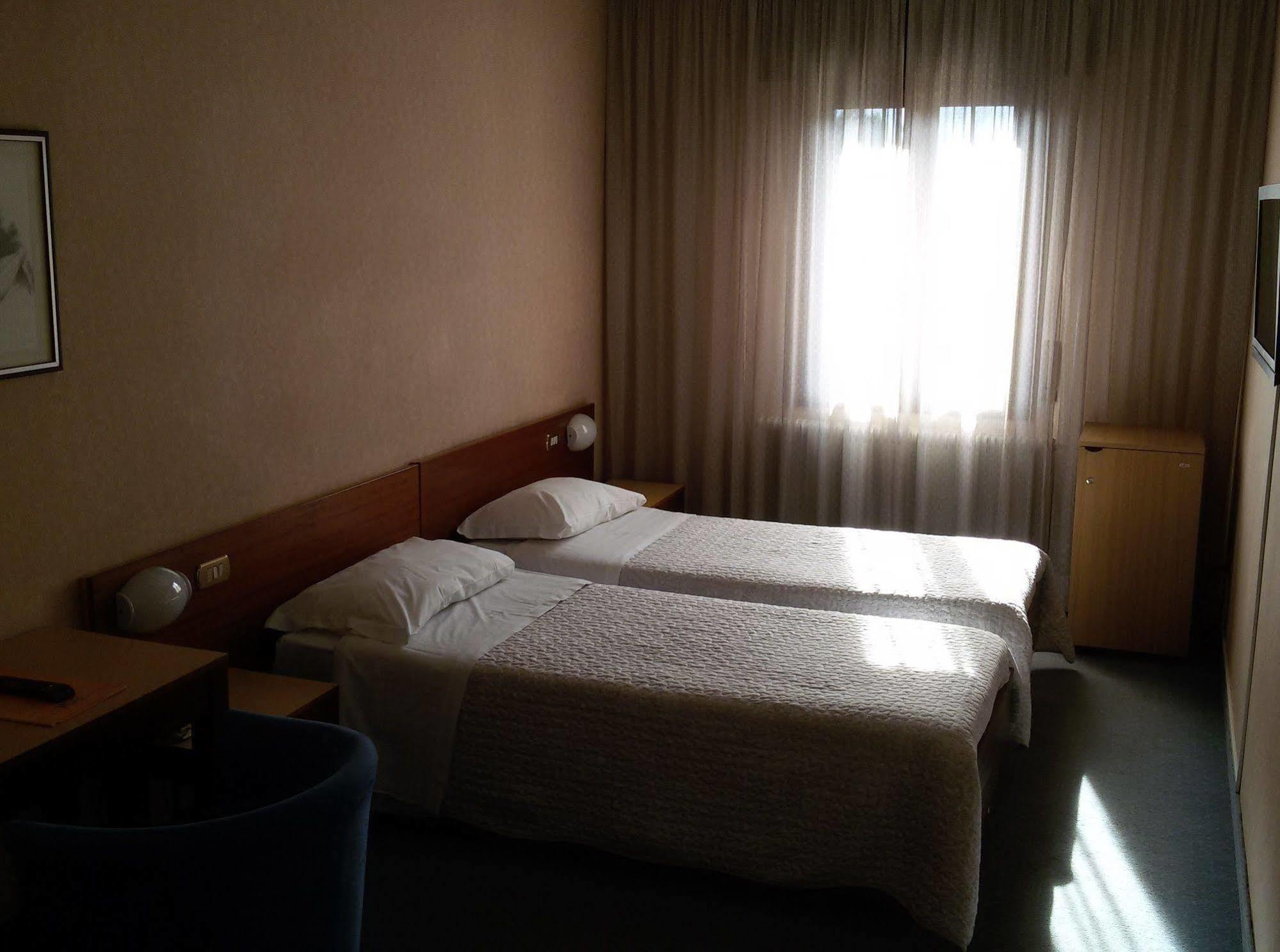 Hotel San Giorgio Удине Экстерьер фото
