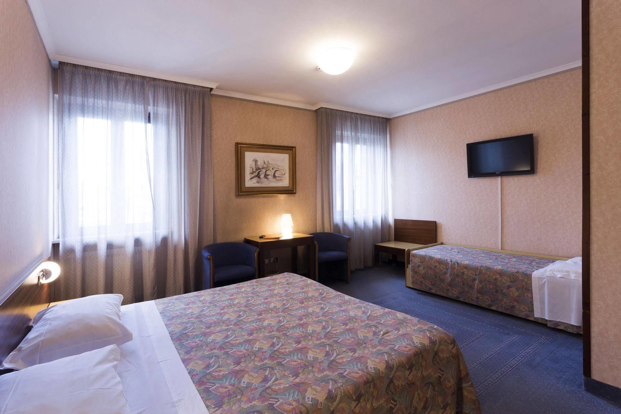 Hotel San Giorgio Удине Экстерьер фото